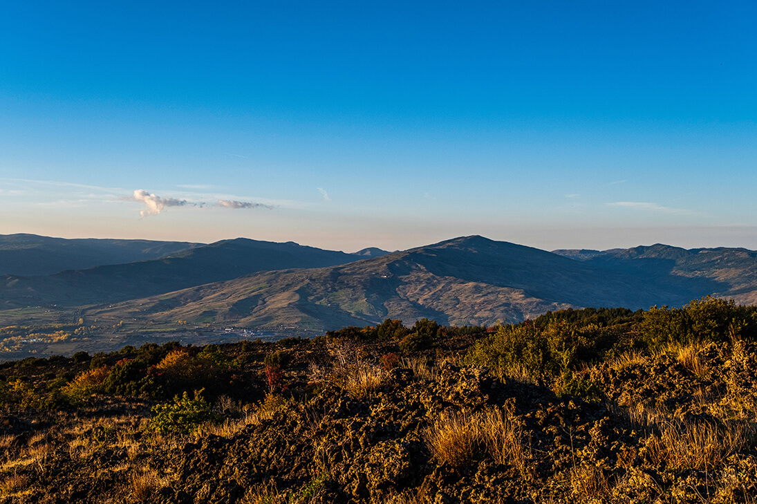 Blick vom Ätna - Meine Reise zum Ätna - YouLoveBeauty