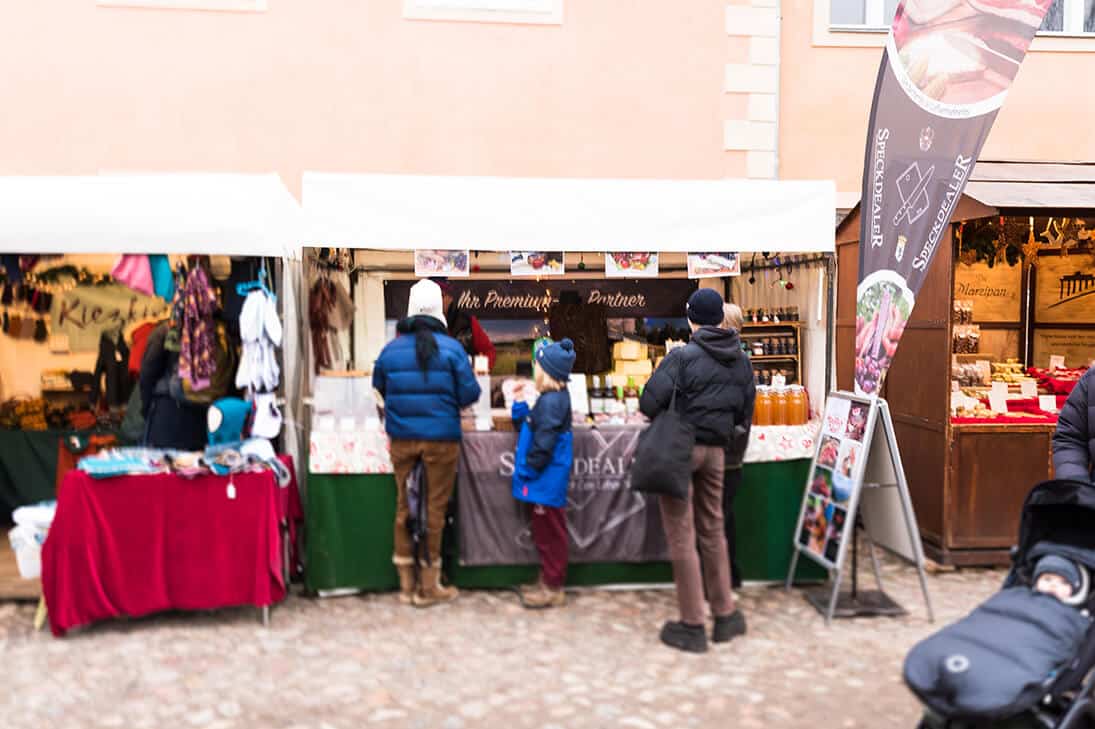 Adventsmarkt auf der Domäne Dahlem 2022 4 - Weihnachtsmarkt Berlin - YouLoveBeauty