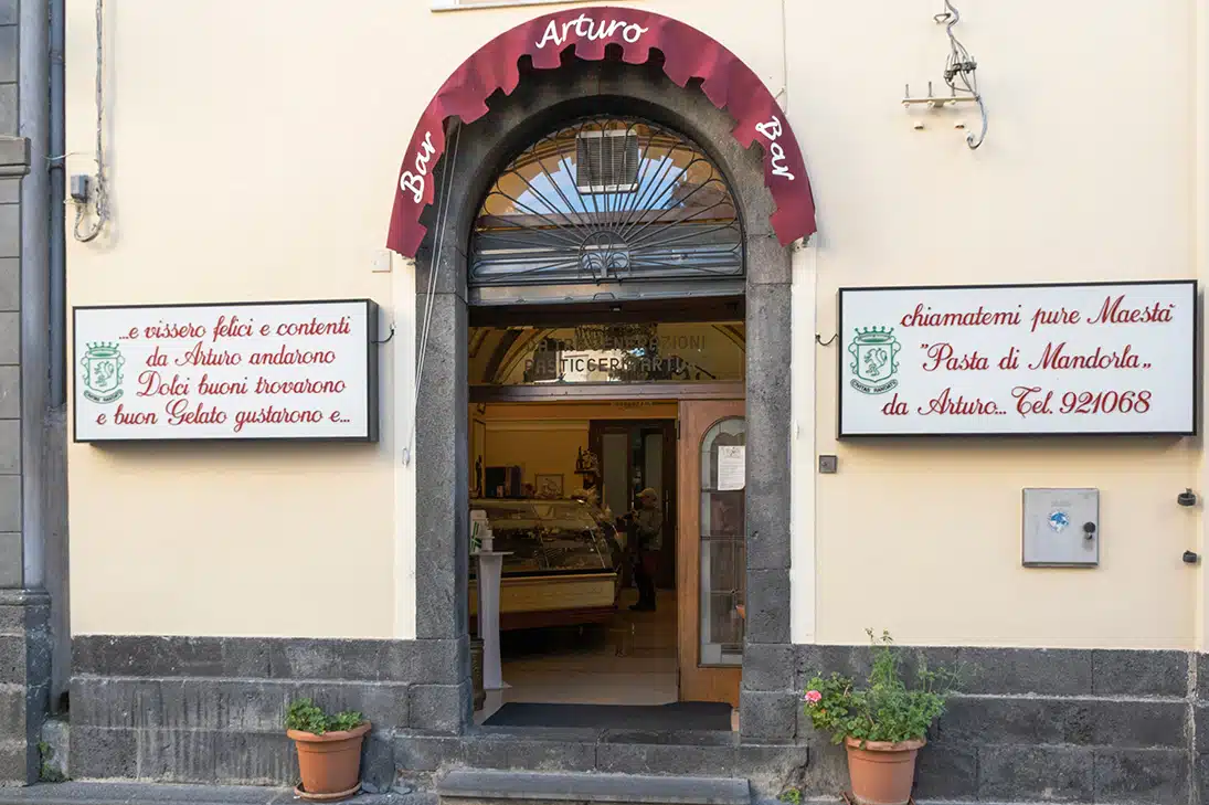 Provinz Catania - Eingang Bar Arturo - YouLoveBeauty